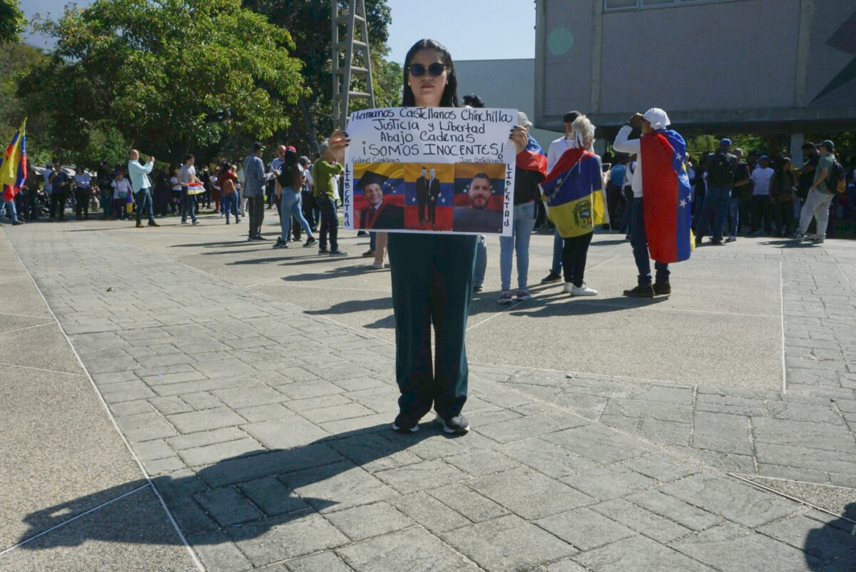 Así se desarrolla la manifestación de los estudiantes en la UCV por la liberación de los presos políticos