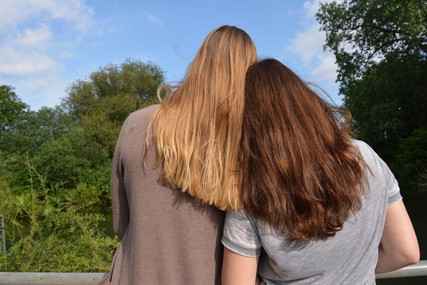 ¿Qué dice la psicología sobre las personas que tienen pocos amigos?