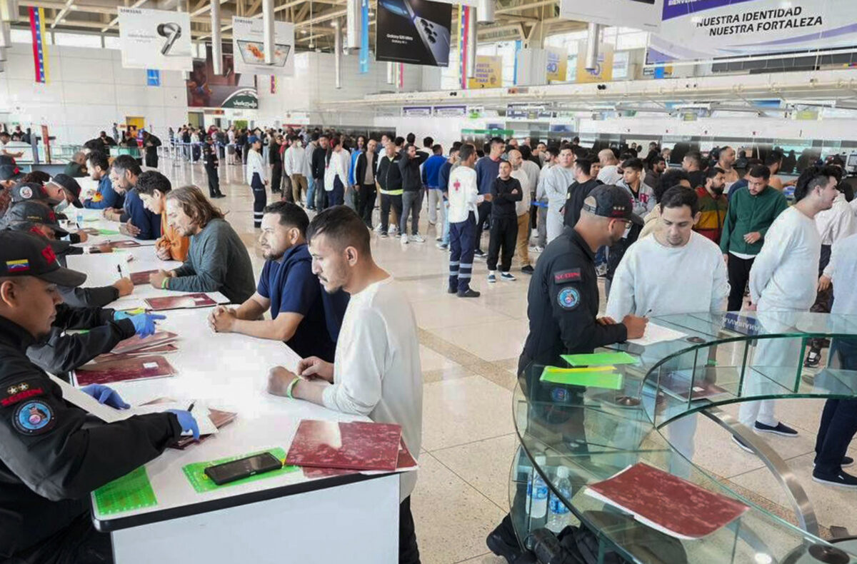 Aterrizó en Maiquetía un vuelo con 110 migrantes venezolanos repatriados de Estados Unidos