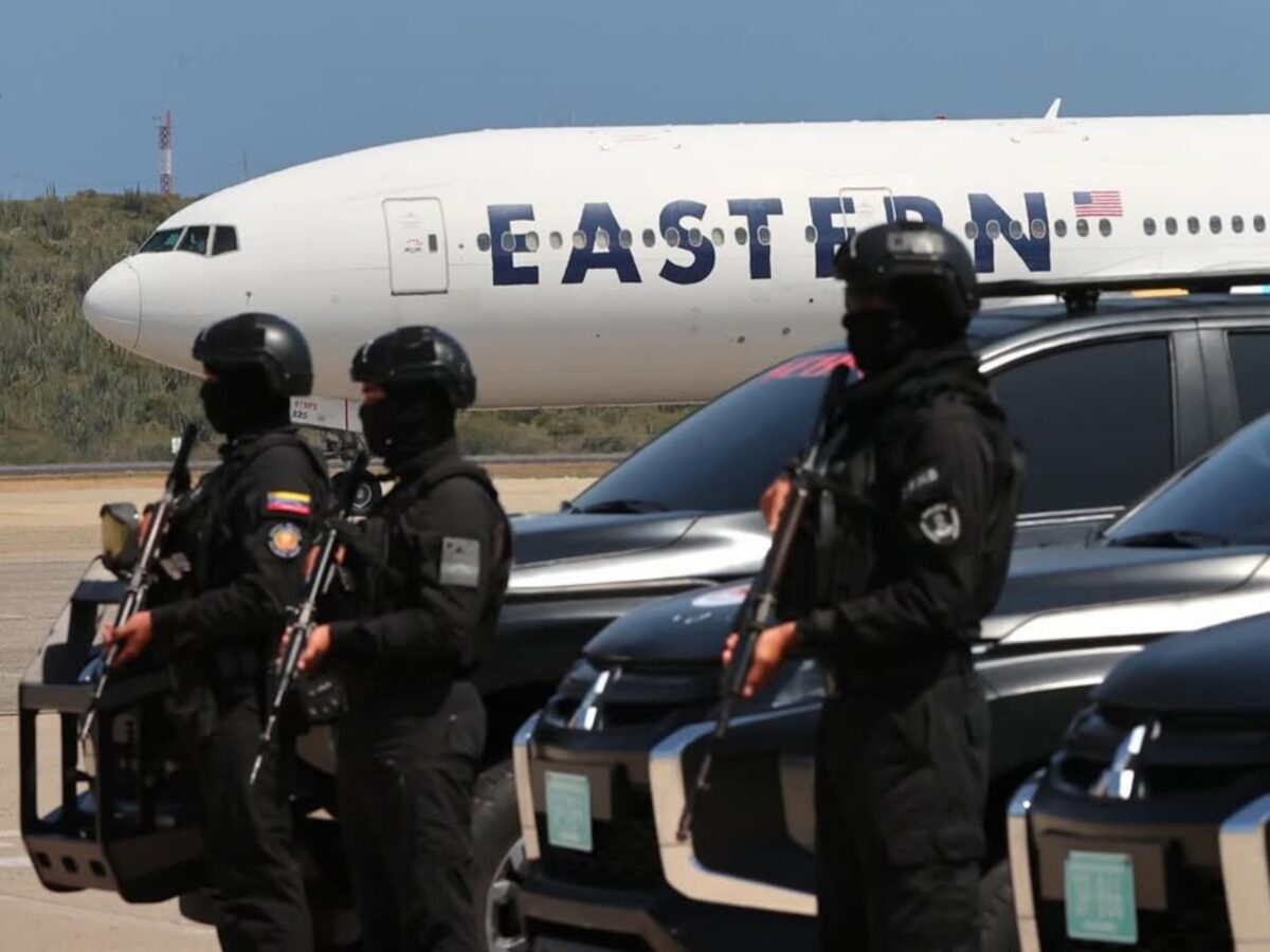 Arribaron al país 311 migrantes venezolanos en un vuelo de repatriación de EE UU 
