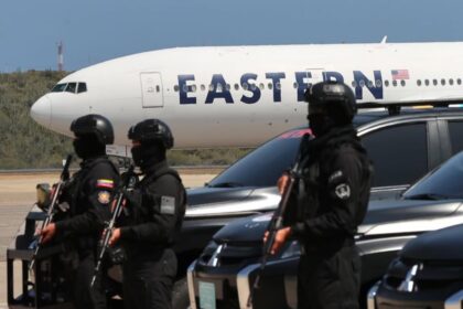 Arribaron al país 311 migrantes venezolanos en un vuelo de repatriación de EE UU 