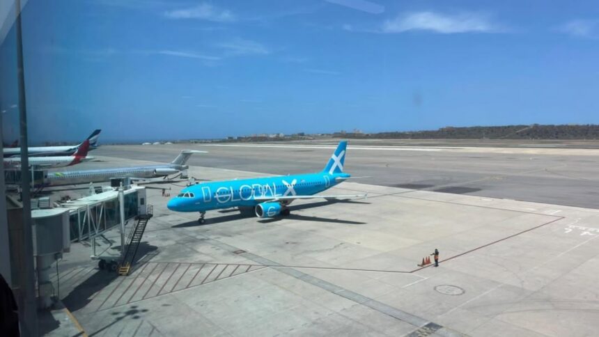 Llegaron a Venezuela 142 migrantes repatriados en un vuelo procedente de Estados Unidos