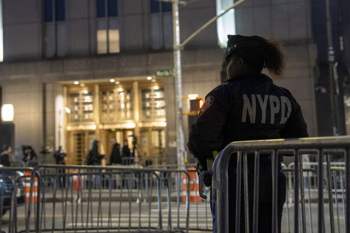 #TeExplicamosElDía | Jueves 26 de marzo Así se encuentran las inmediaciones del tribunal en Nueva York donde será la audiencia de Nicolás Maduro y Cilia Flores