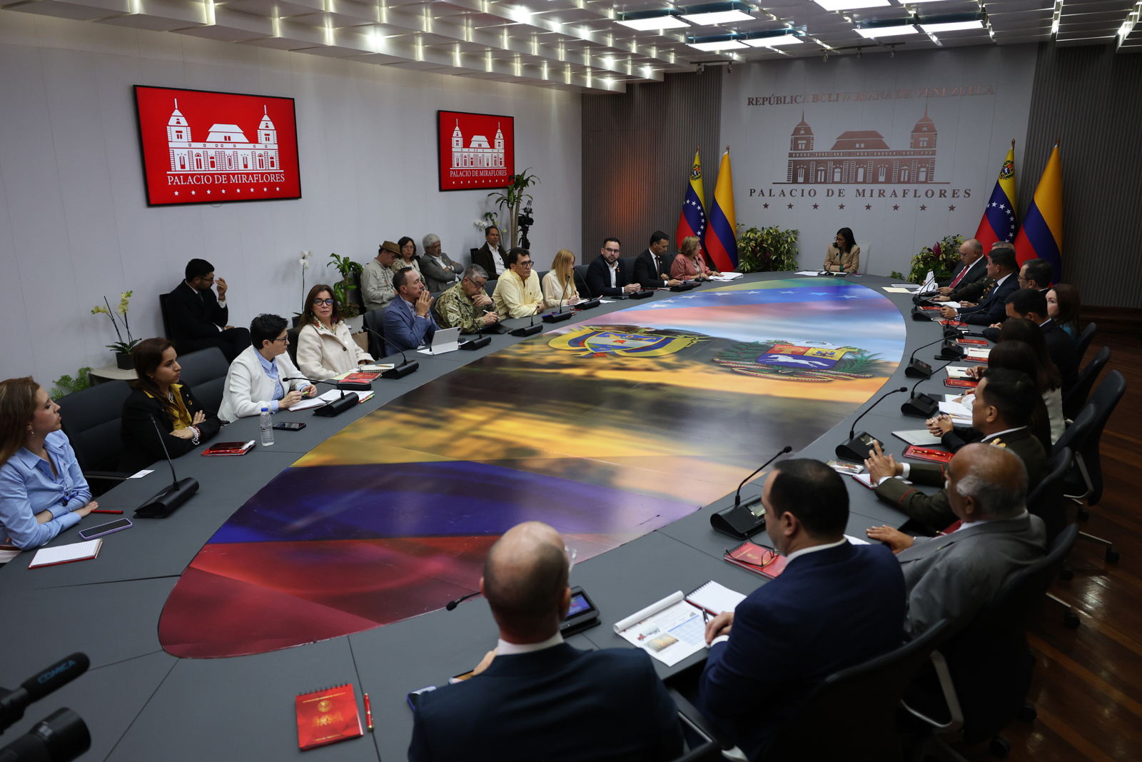 Who is Orlando Maniglia, Venezuela's new ambassador to Colombia?