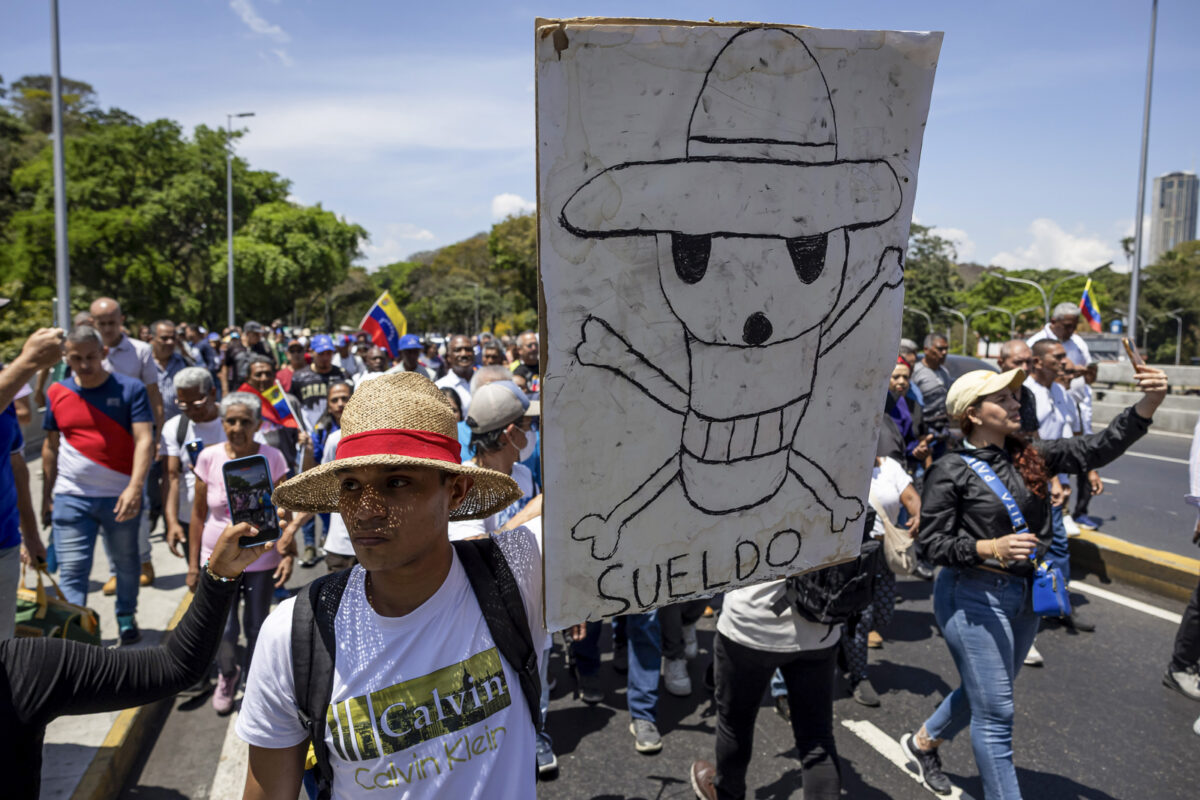 En imágenes: trabajadores volvieron a marchar en Caracas para exigir ajustes salariales