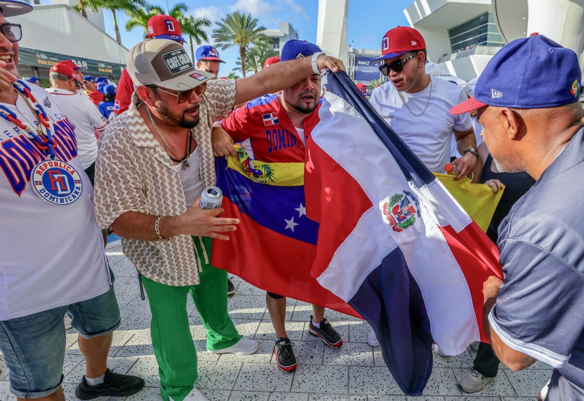 En imágenes: así se vive la previa del República Dominicana vs. Venezuela en el loanDepot Park de Miami