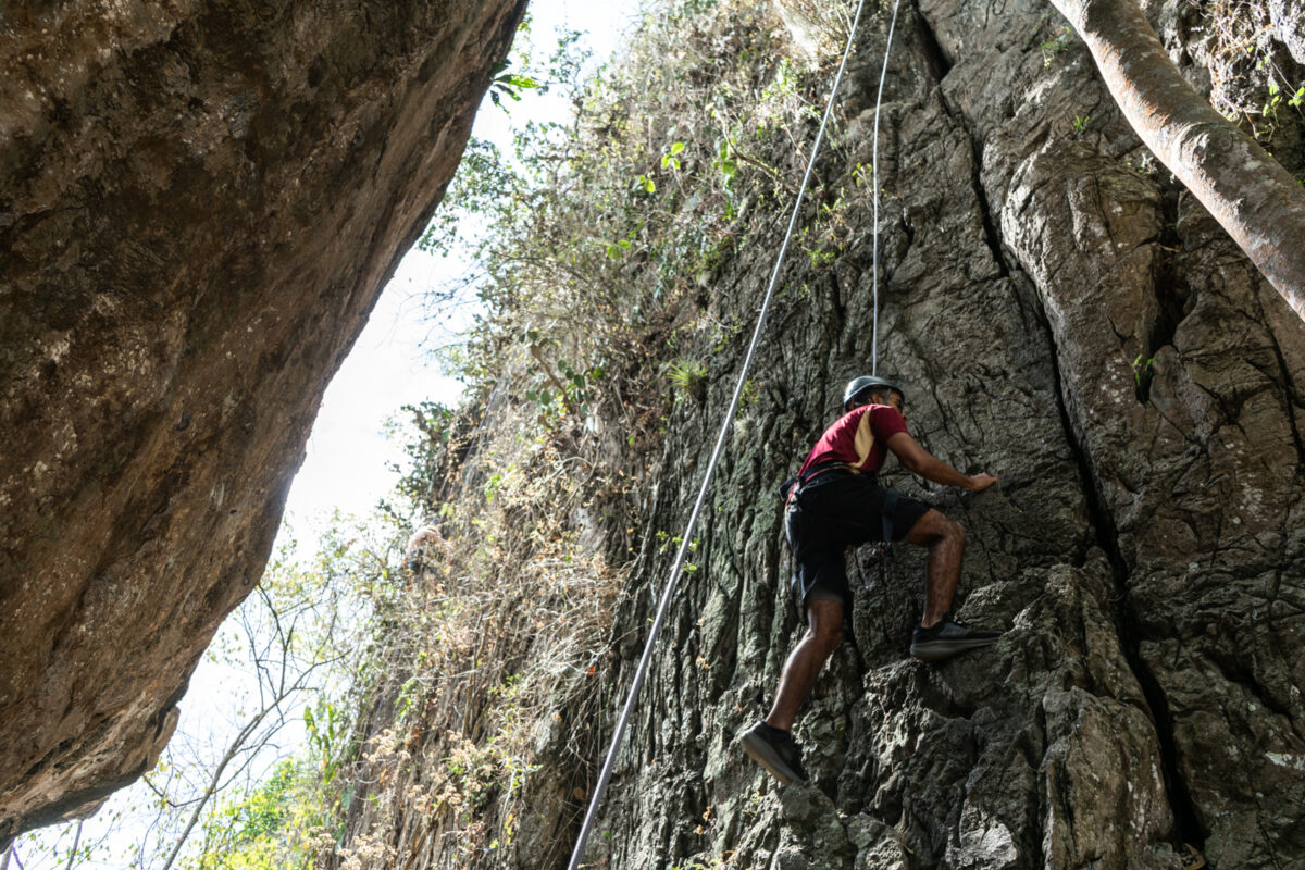Caracas y su oasis de roca para escalar: lo que ofrece el Parque de Recreación Cuevas del Indio