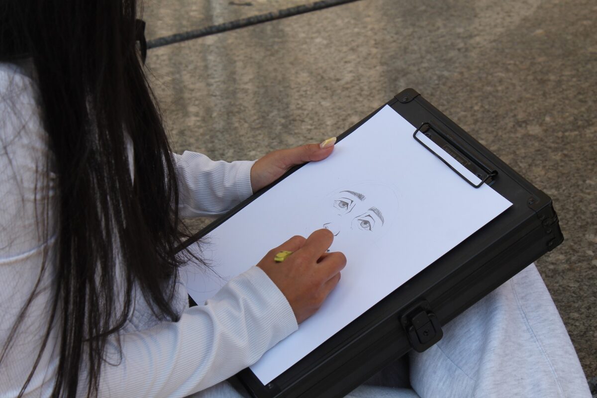 Alejandra Cedeño y su misión de sanar con arte las cicatrices de la ciudad 