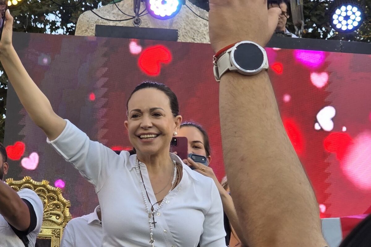 El reencuentro de María Corina Machado con una marea de venezolanos en Chile