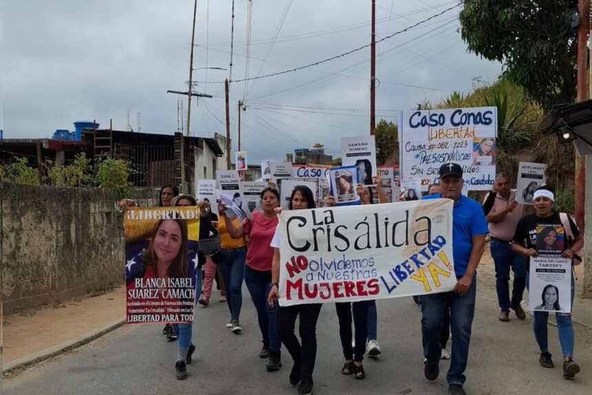 Denunciaron que la GNB impidió el pancartazo frente a La Crisálida para exigir la libertad de las presas políticas
