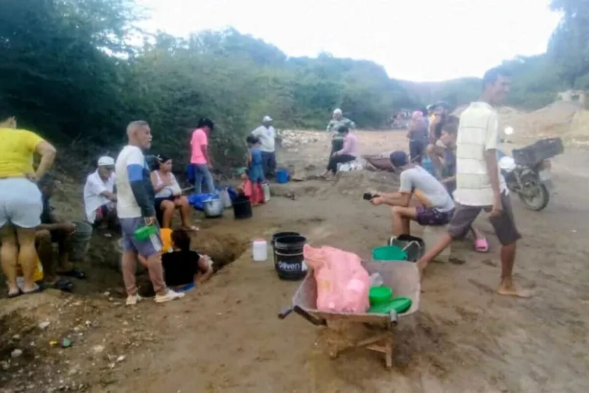 Reportaron que ciudadanos de varias comunidades de Sucre recurren a pozos y ríos ante falta de agua
