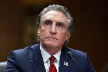 ¿Quién es Doug Burgum, el secretario del Interior de Estados Unidos?