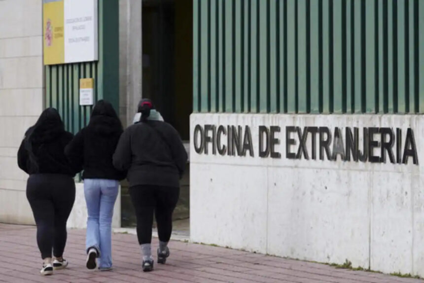 Sindicatos y ONG en España podrán asistir a migrantes en su regularización: los detalles