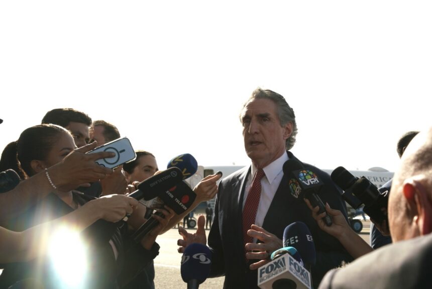 Secretario de Interior de EE UU aseguró que logró acuerdos de inversión en su visita a Venezuela