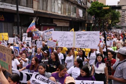 En Imágenes: Mujeres marcharon en Caracas para exigir libertad en su día