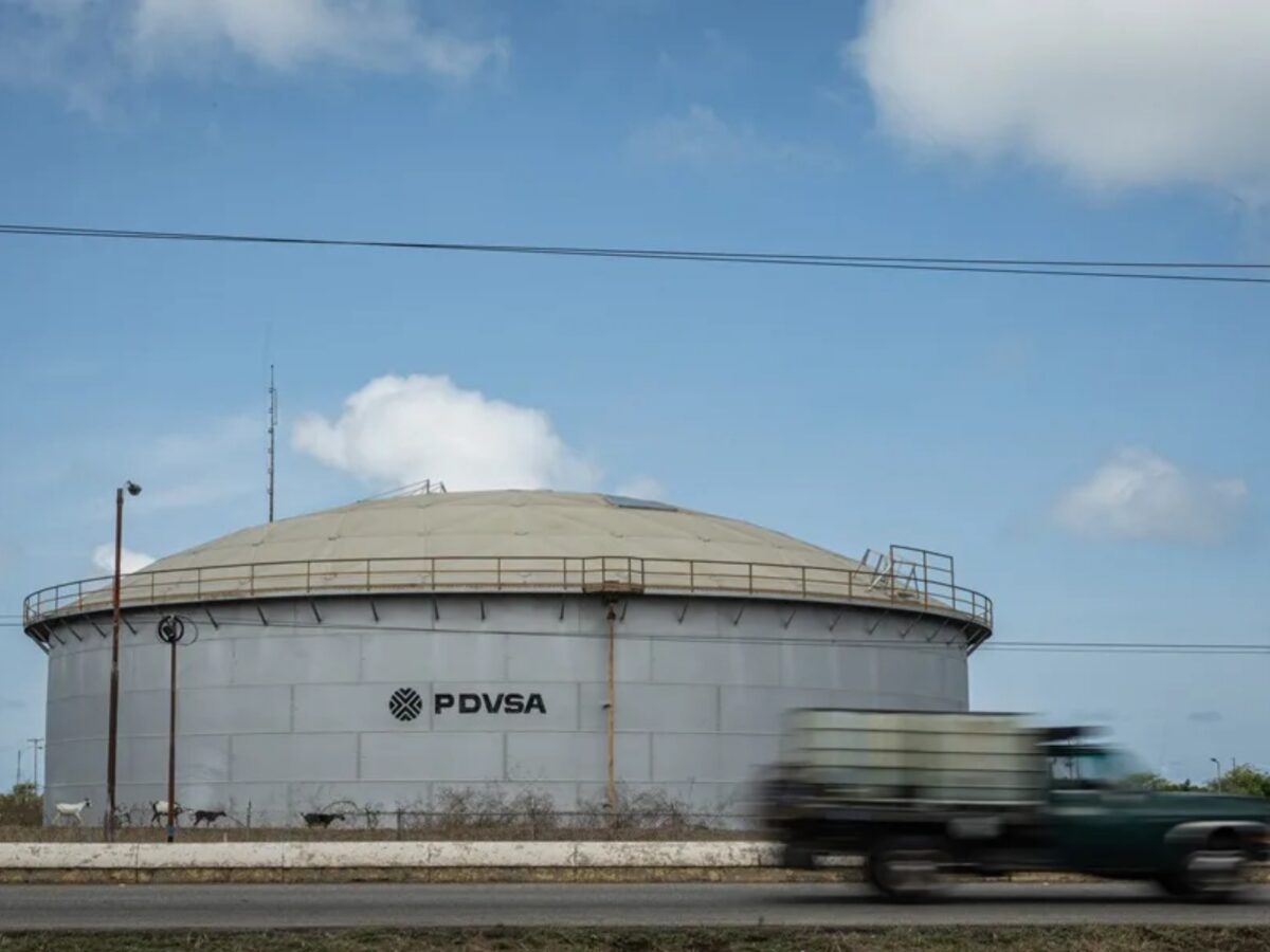 Venezuela firmó acuerdo de suministro de gas con las petroleras Repsol y Eni