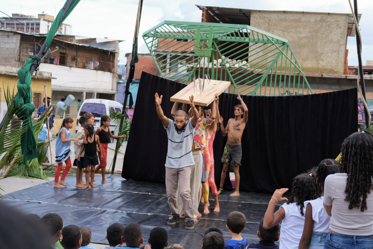 De la escena urbana de Venezuela a las academias de Suiza: la metamorfosis artística de “El Enano” Speedy Angels