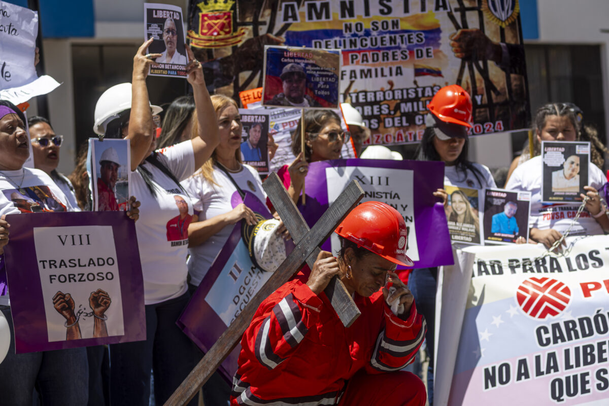 En imágenes: el viacrucis de los familiares de trabajadores de PDVSA detenidos 