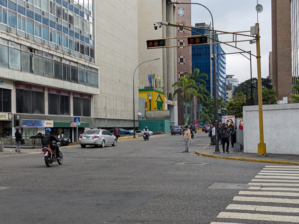 Paro de transporte deja paradas desoladas y baja circulación de unidades en Caracas