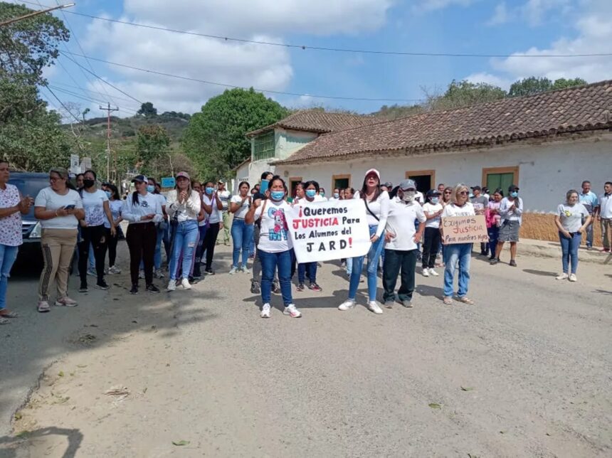 Padres de estudiantes intoxicados en escuela larense denunciaron falta de atención al caso por parte de las autoridades 