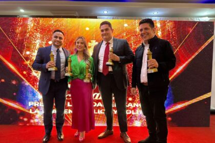 El venezolano David Rico Coello ganó un premio latinoamericano como mejor consultor político del año en Ecuador