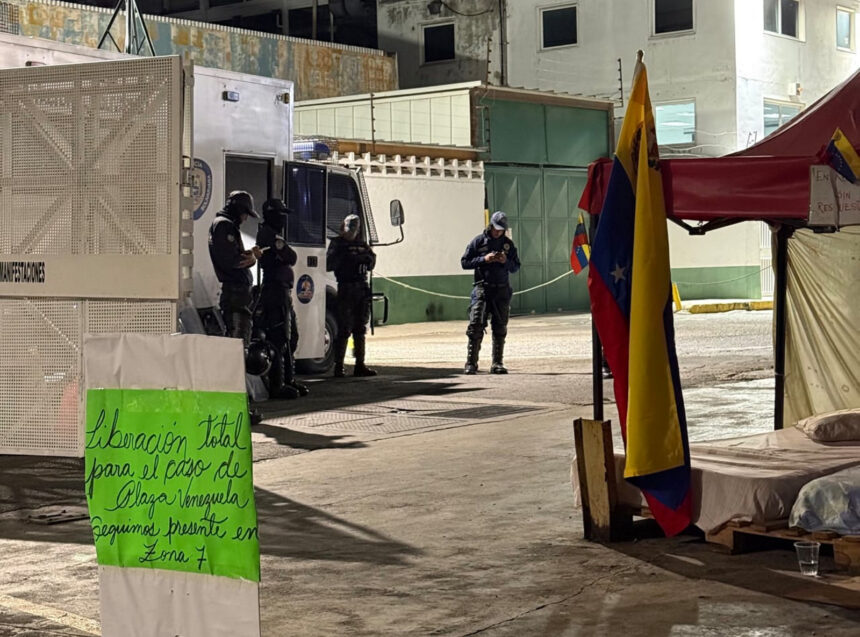 Familiares de presos políticos en Zona 7 denunciaron plan de la PNB para desalojar sus carpas 