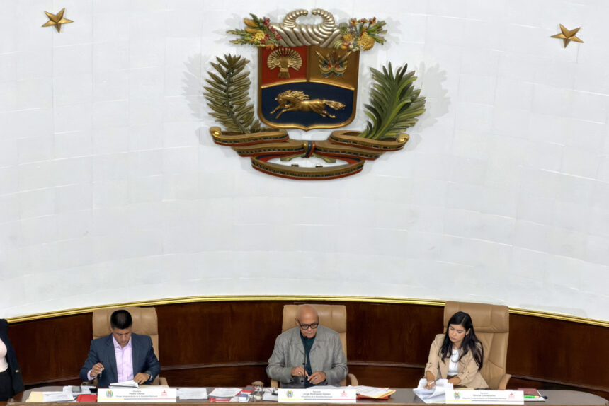 Parlamento aprobó ley para acelerar trámites en Venezuela