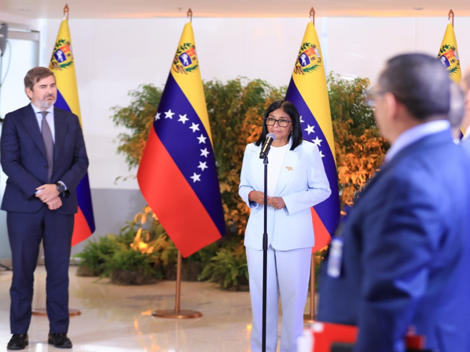 Venezuela signed a gas supply agreement with oil companies Repsol and Eni