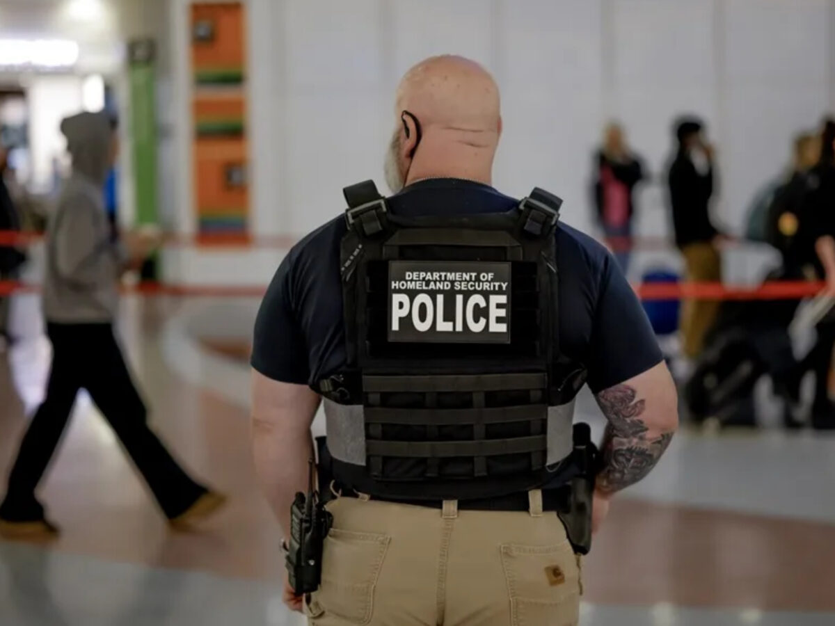 Trump anunció que agentes de ICE estarán en los aeropuertos por escasez de empleados del TSA: ¿qué implica la medida? 