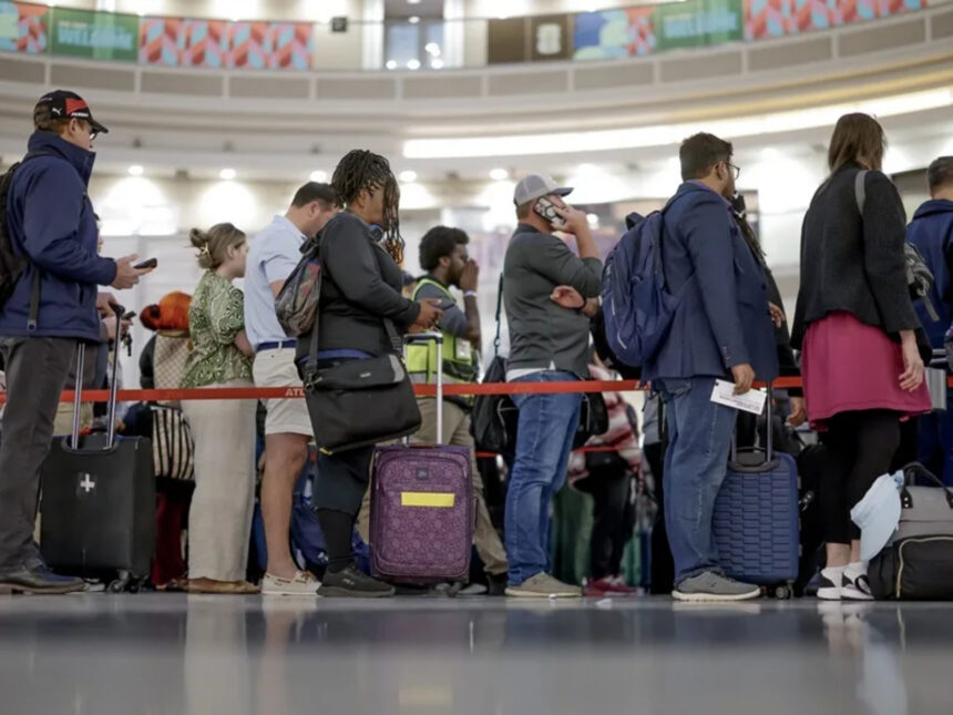 Trump anunció que agentes de ICE estarán en los aeropuertos por escasez de empleados del TSA: ¿qué implica la medida? 