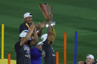 El trofeo del Clásico Mundial de Beisbol llegó a Venezuela