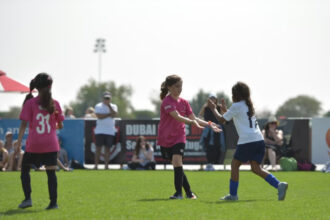 ¿Cómo influye el deporte en la salud mental y física de niños y adolescentes?
