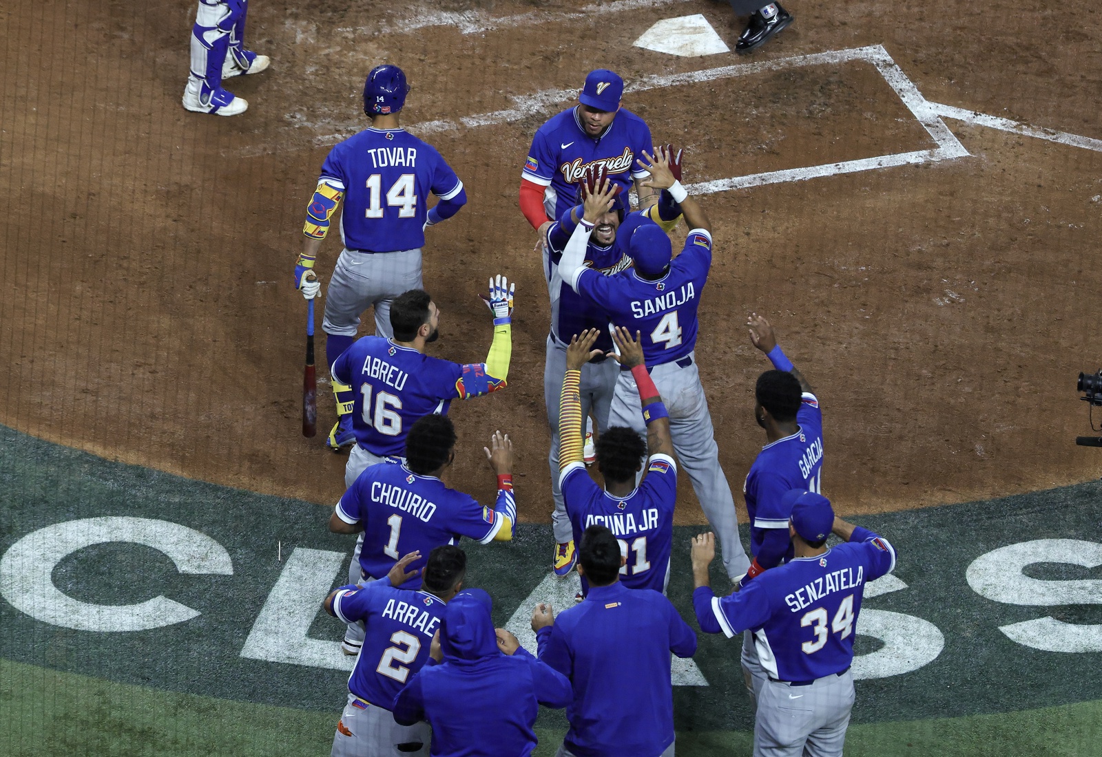 Venezuela came from behind against Italy and advanced to their first World Baseball Classic final