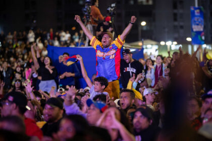 Miles de venezolanos salieron a las calles para celebrar su primer Clásico Mundial de Beisbol