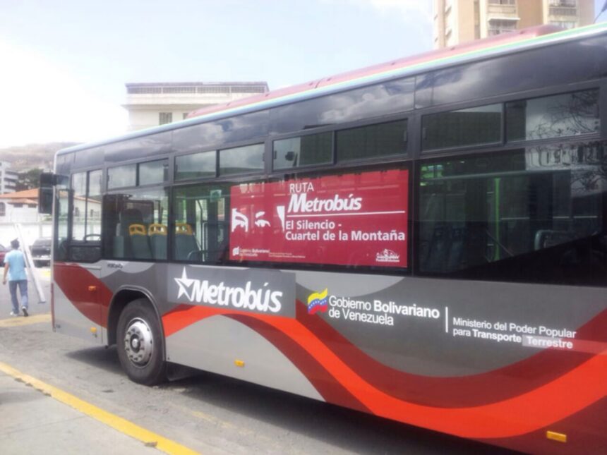 Habilitaron unidades de Metrobús varias rutas de Caracas ante el paro de transporte