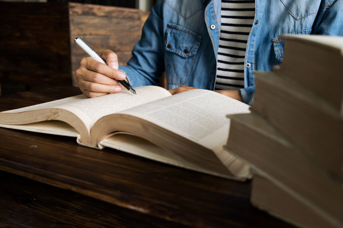 Autopublicación en Venezuela: cómo los autores editan, financian y venden sus libros