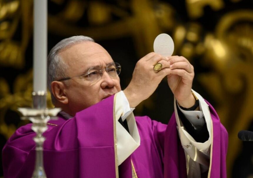 Papa León XIV nombró al venezolano Edgar Peña Parra nuncio apostólico en Italia y San Marino