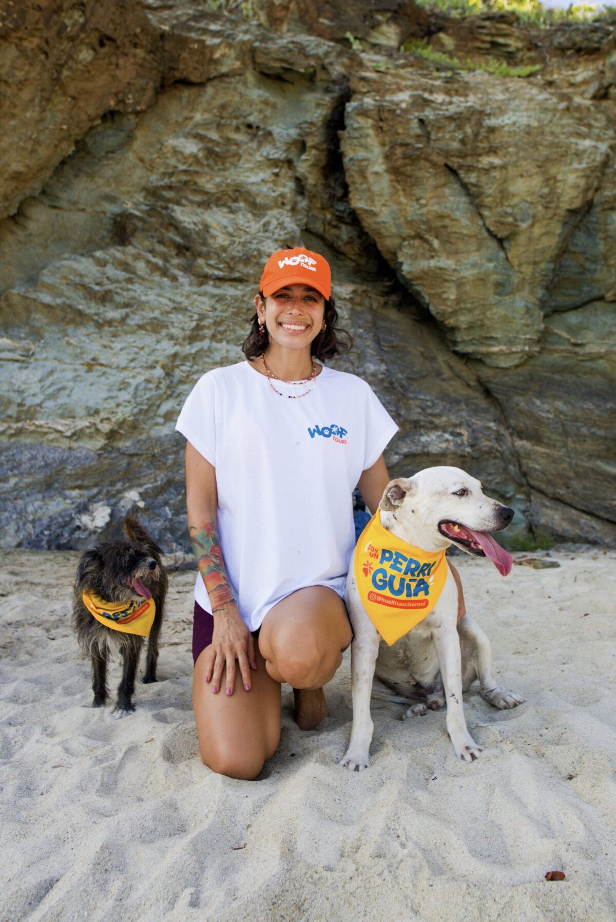 “Perri guías”: el proyecto que transforma el turismo y la vida de los perros en Choroní