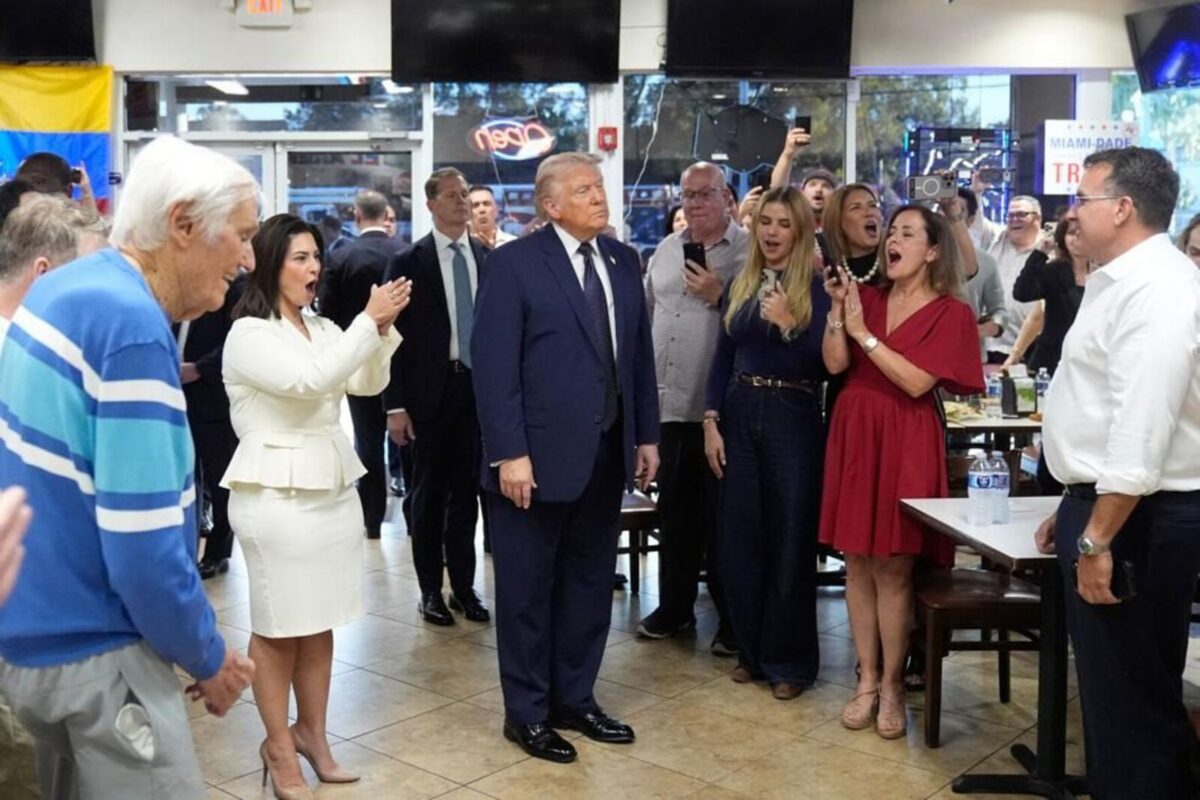 Donald Trump se reunió con miembros de la comunidad venezolana en El Arepazo