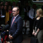 El actor Kevin Spacey pactó con tres hombres para evitar un juicio por agresión sexual en Londres