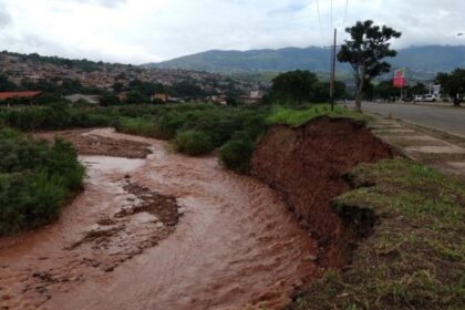 Más de 140 familias quedaron incomunicadas en una aldea de Táchira tras un derrumbe 