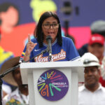 Gobierno aumentó el ingreso mínimo integral a $240 y la pensión a $70