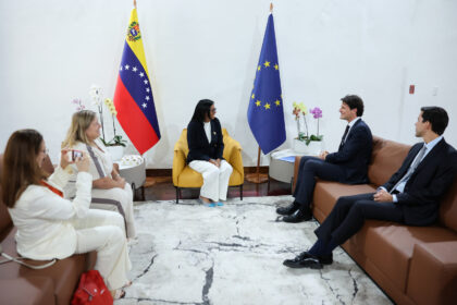 Delcy Rodríguez se reunió con representantes de la UE para reactivar el diálogo bilateral