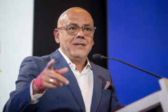 Jorge Rodríguez anunció la excarcelación de 300 presos políticos entre el 18 y el 22 de mayo Jorge Rodríguez evita fijar fecha para elecciones: “Lo más importante ahorita es la economía”