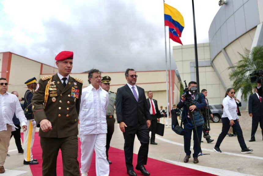 En imágenes: la llegada del presidente Gustavo Petro a Venezuela para reunirse con Delcy Rodríguez