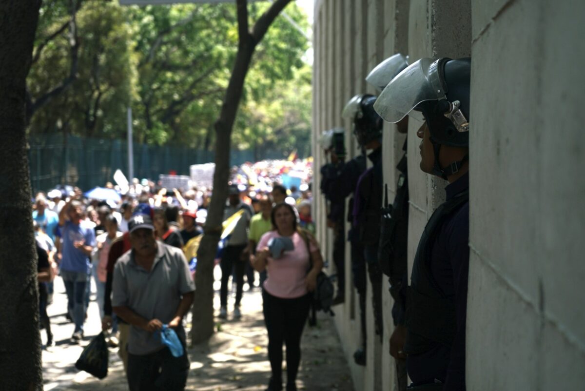 En imágenes: trabajadores se movilizan hacia Miraflores para exigir mejores salarios