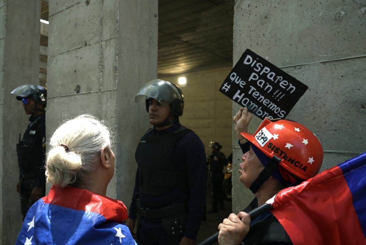 El día que la dignidad llegó con los trabajadores y pensionados a un kilómetro de Miraflores