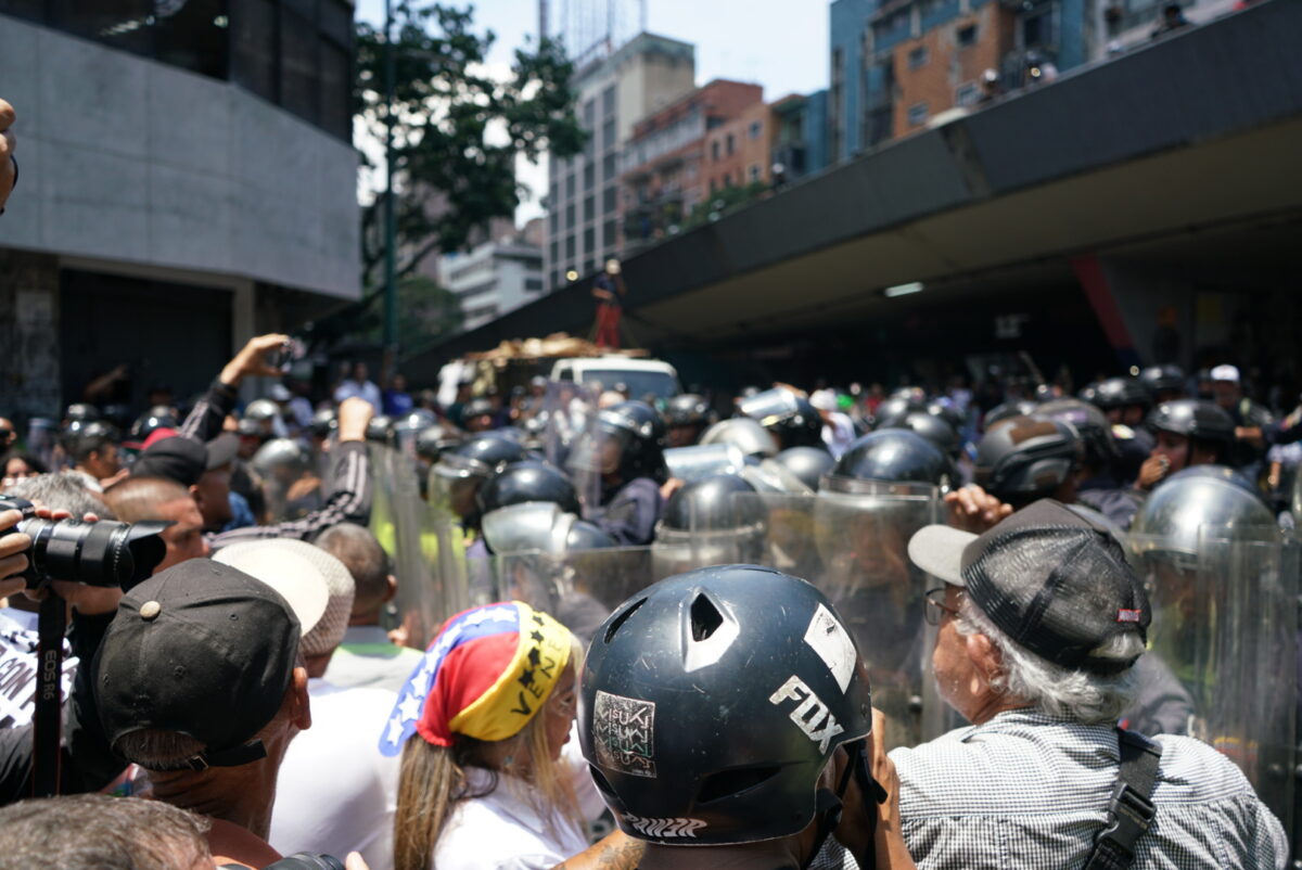 El día que la dignidad llegó con los trabajadores y pensionados a un kilómetro de Miraflores 