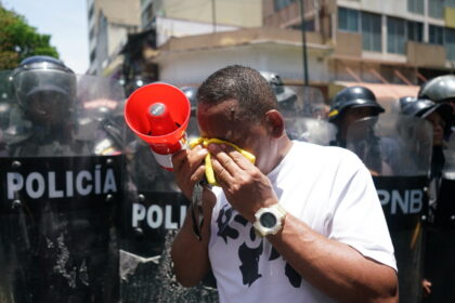 En imágenes: trabajadores se movilizan hacia Miraflores para exigir mejores salarios
