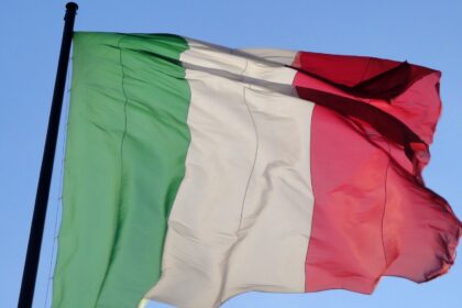 Desmantelaron red que ofrecía "acompañantes" y droga a futbolistas profesionales en Italia